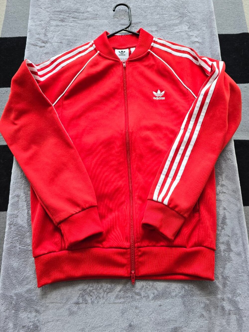 adidas classic red with white stripes, jogger jacket medium - Picture 6 of 10
